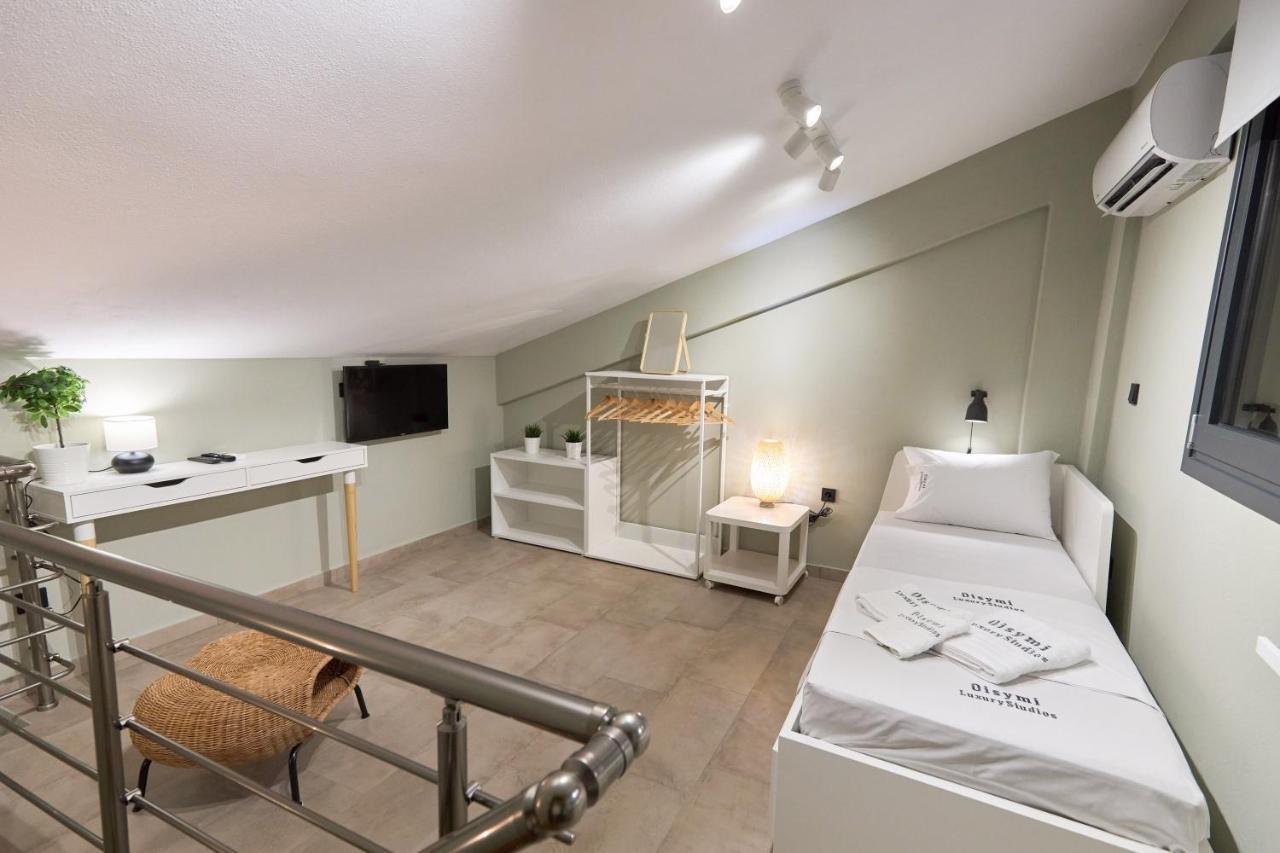 Oisymi Luxury Studios Néa Péramos Eksteriør bilde